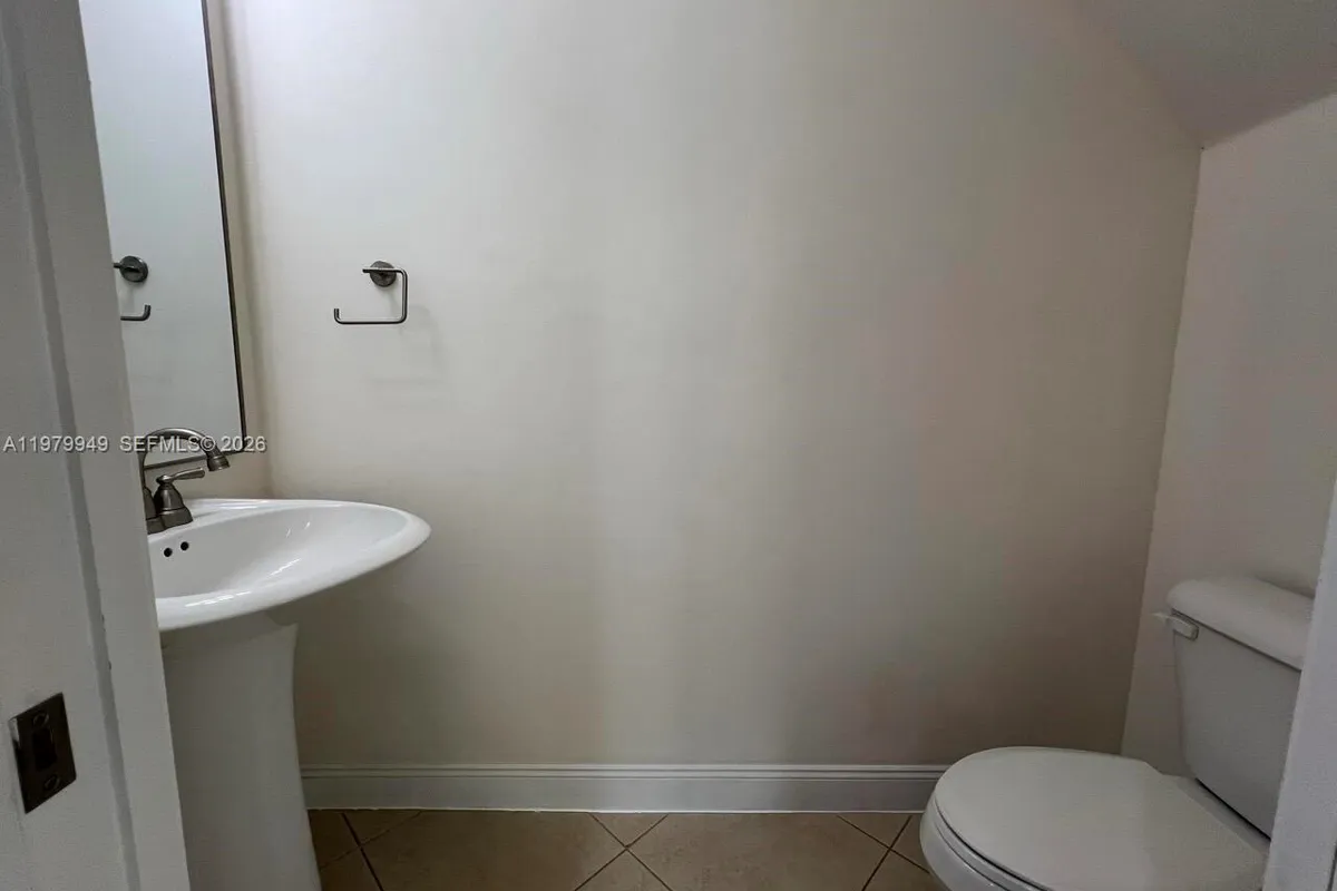 3390 NW 125th Ave, Sunrise FL 33323