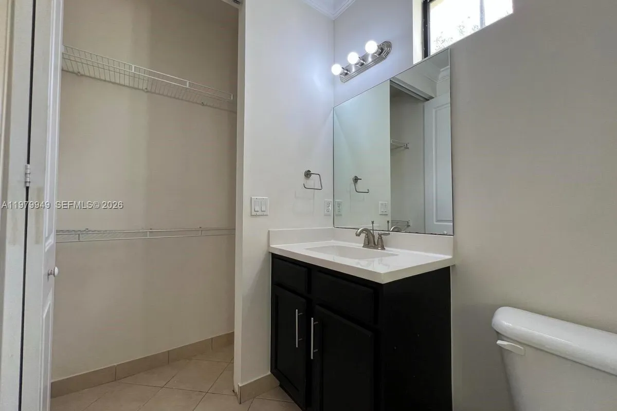 3390 NW 125th Ave, Sunrise FL 33323