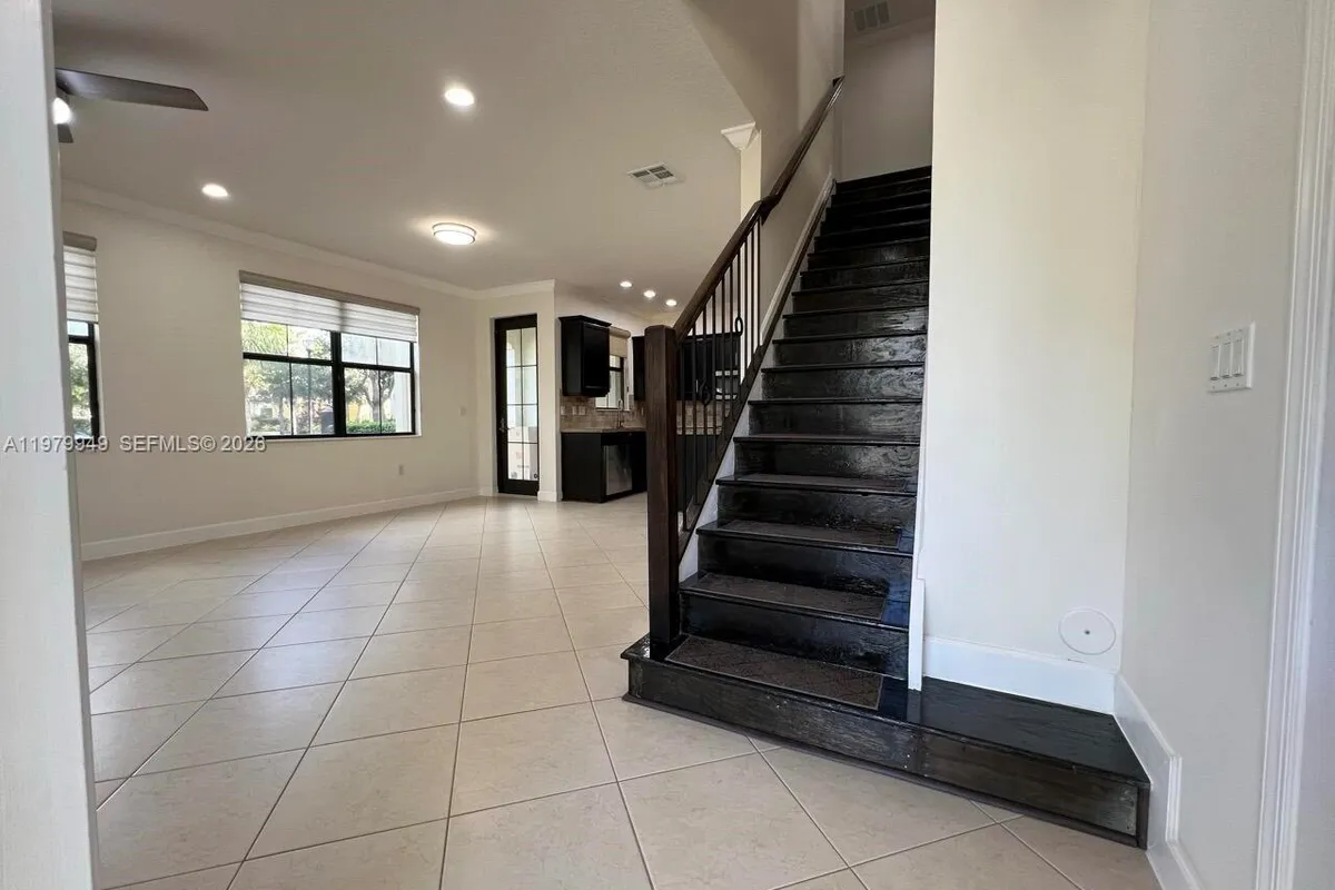 3390 NW 125th Ave, Sunrise FL 33323