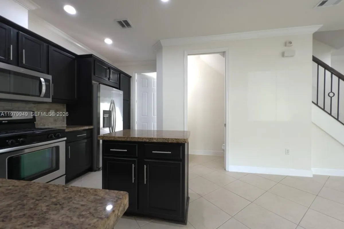 3390 NW 125th Ave, Sunrise FL 33323