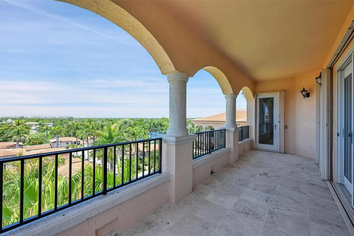 13637 Deering Bay Dr # 261, Coral Gables FL 33158