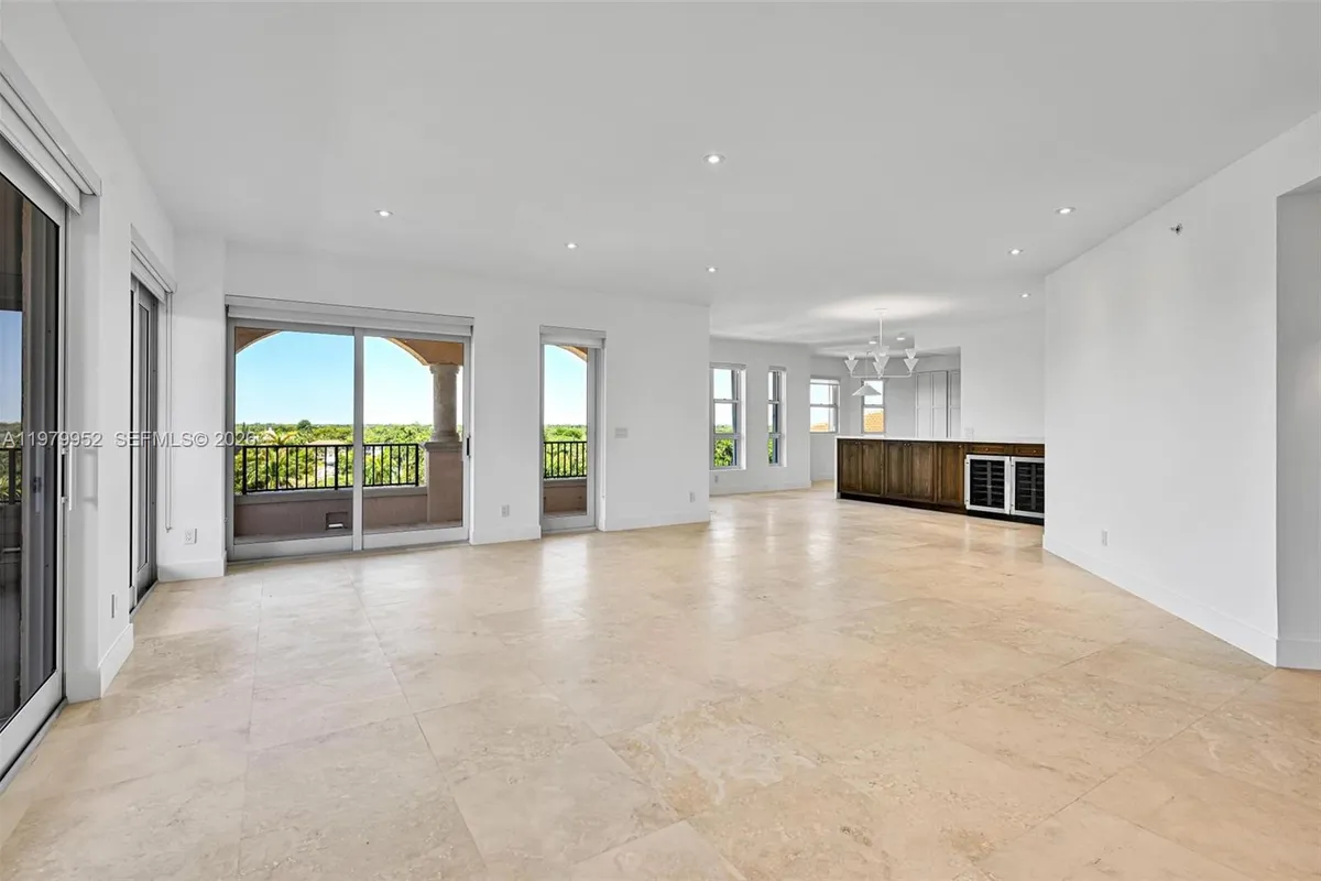 13637 Deering Bay Dr # 261, Coral Gables FL 33158