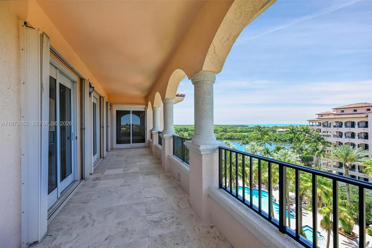 13637 Deering Bay Dr # 261, Coral Gables FL 33158