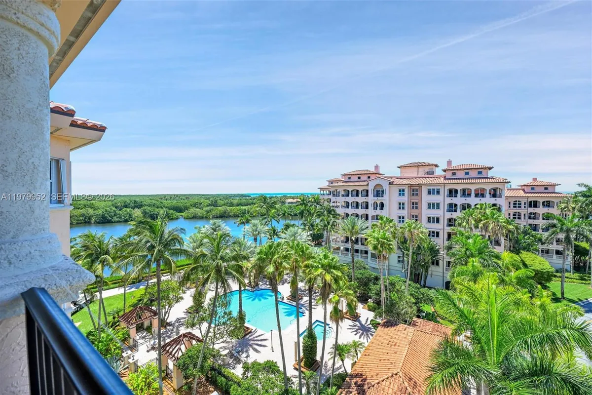 13637 Deering Bay Dr # 261, Coral Gables FL 33158