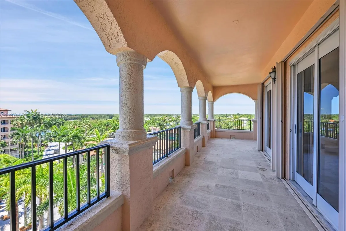 13637 Deering Bay Dr # 261, Coral Gables FL 33158