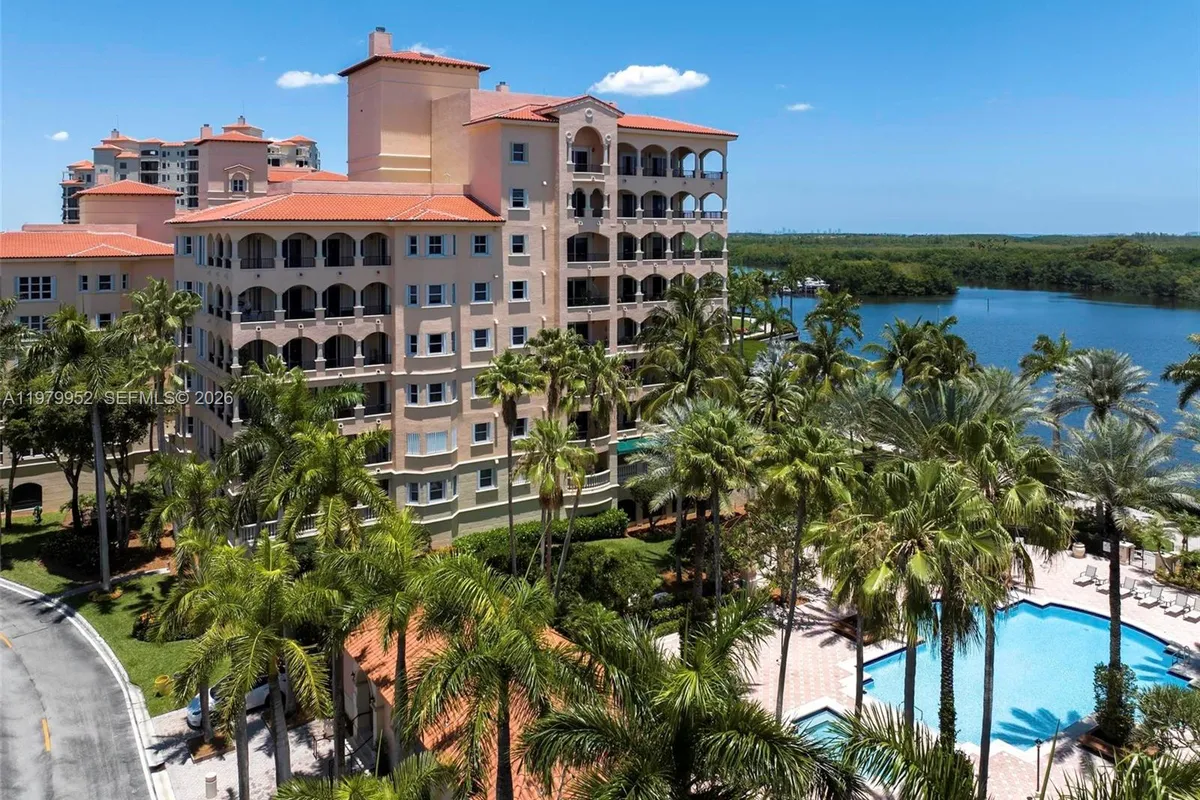 13637 Deering Bay Dr # 261, Coral Gables FL 33158