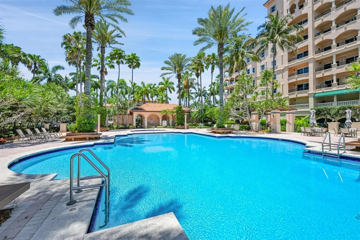 13637 Deering Bay Dr # 261, Coral Gables FL 33158