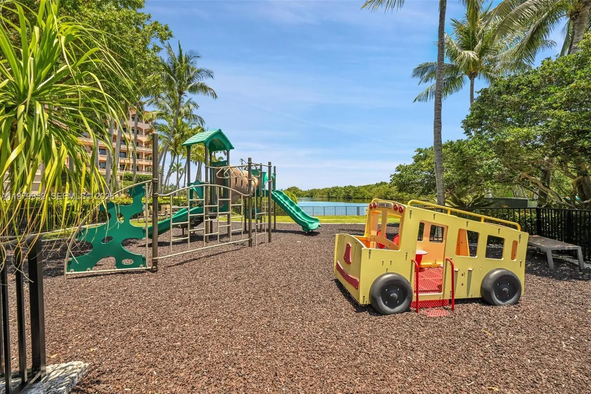 13637 Deering Bay Dr # 261, Coral Gables FL 33158