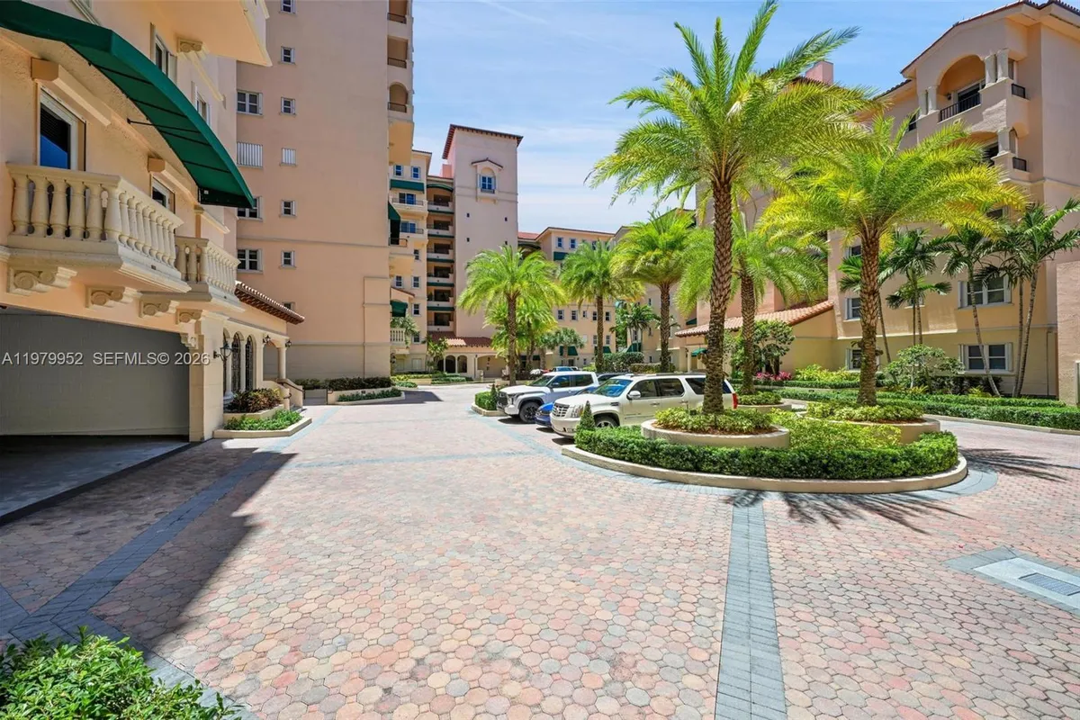 13637 Deering Bay Dr # 261, Coral Gables FL 33158