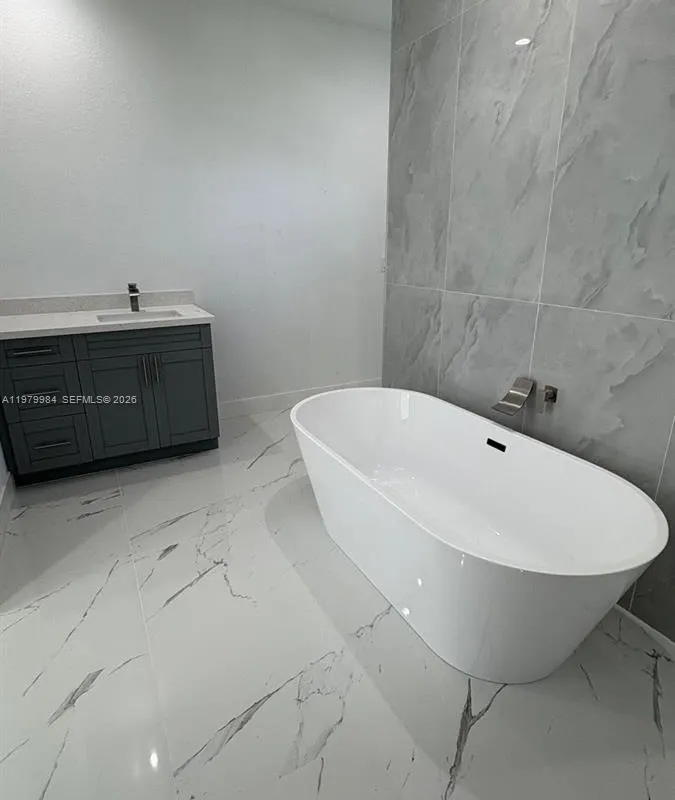 1909 nw 24th PL, Cape Coral FL 33993