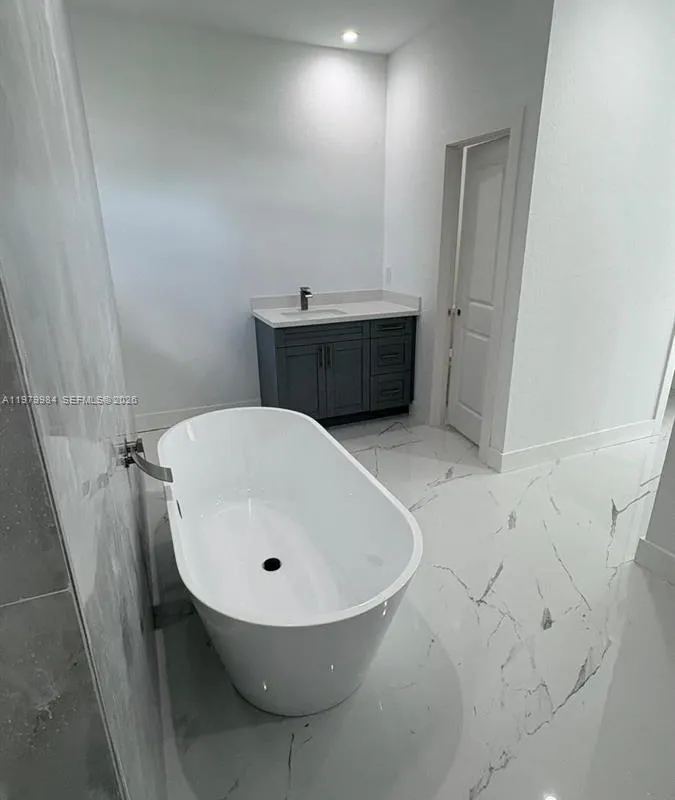 1909 nw 24th PL, Cape Coral FL 33993