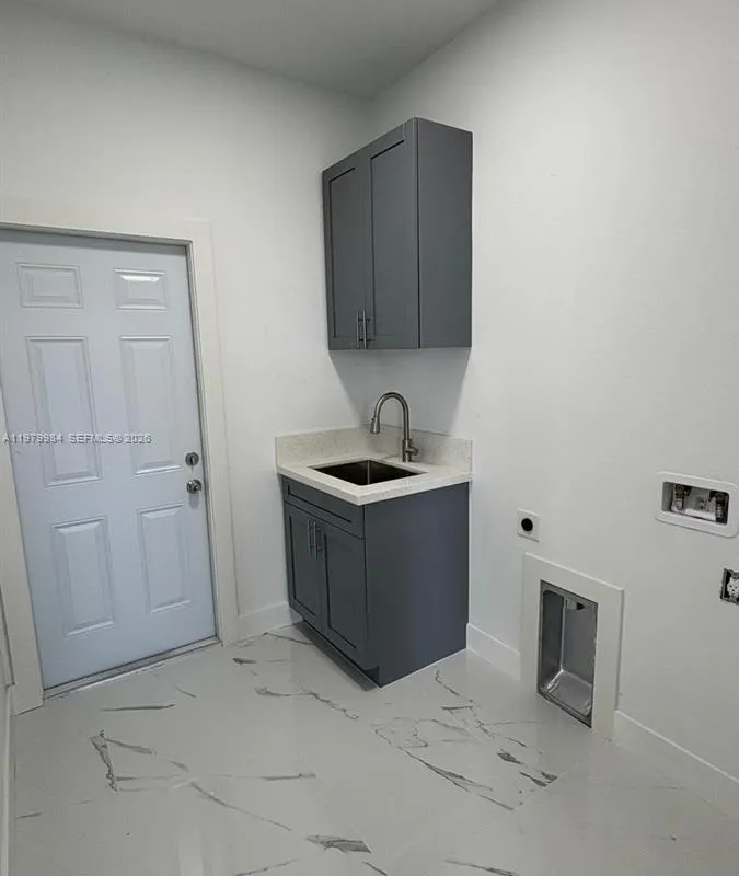 1909 nw 24th PL, Cape Coral FL 33993