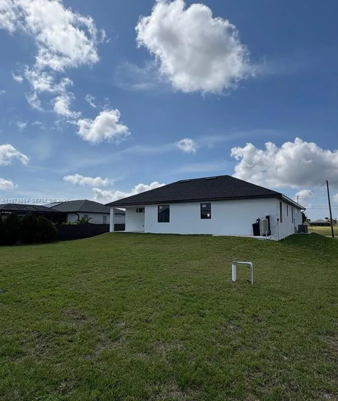 1909 nw 24th PL, Cape Coral FL 33993