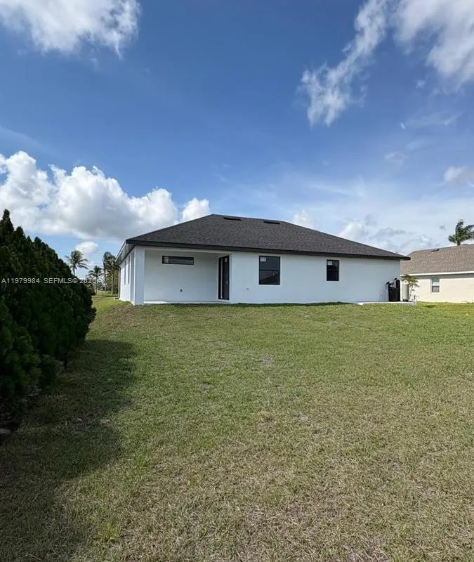 1909 nw 24th PL, Cape Coral FL 33993