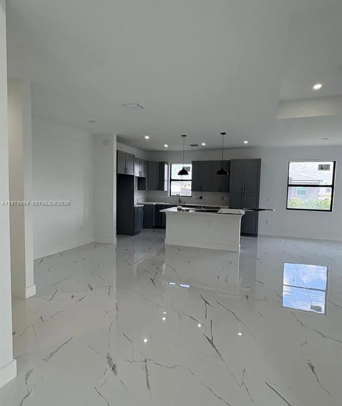 1909 nw 24th PL, Cape Coral FL 33993