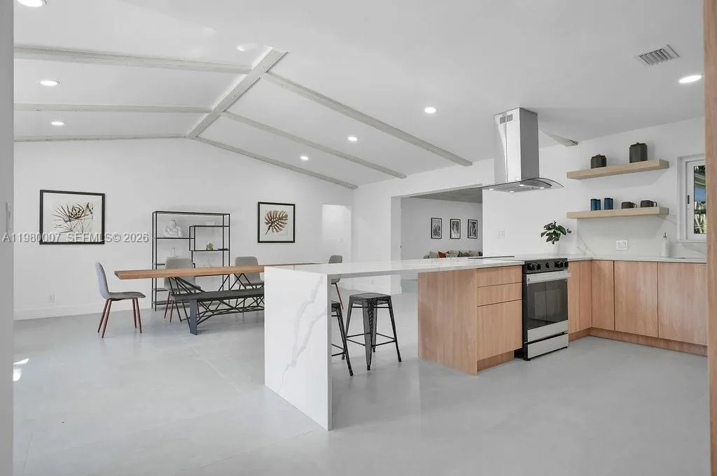 117 NE 20th St, Wilton Manors FL 33305