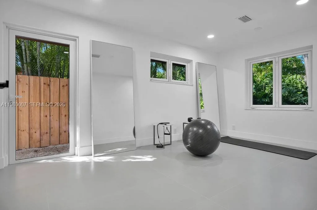 117 NE 20th St, Wilton Manors FL 33305