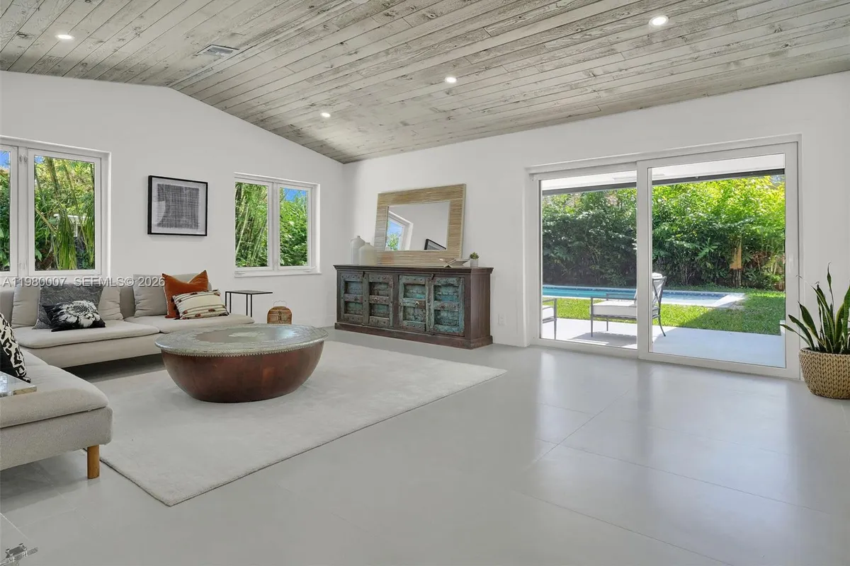 117 NE 20th St, Wilton Manors FL 33305