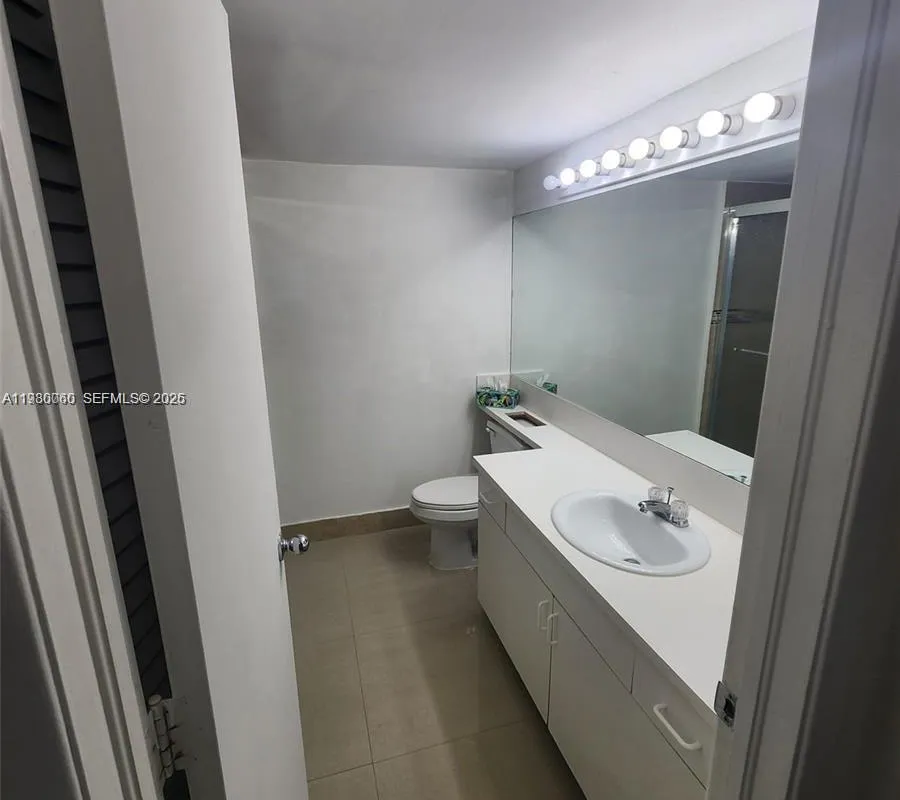 4560 NW 107th Ave # 12, Doral FL 33178