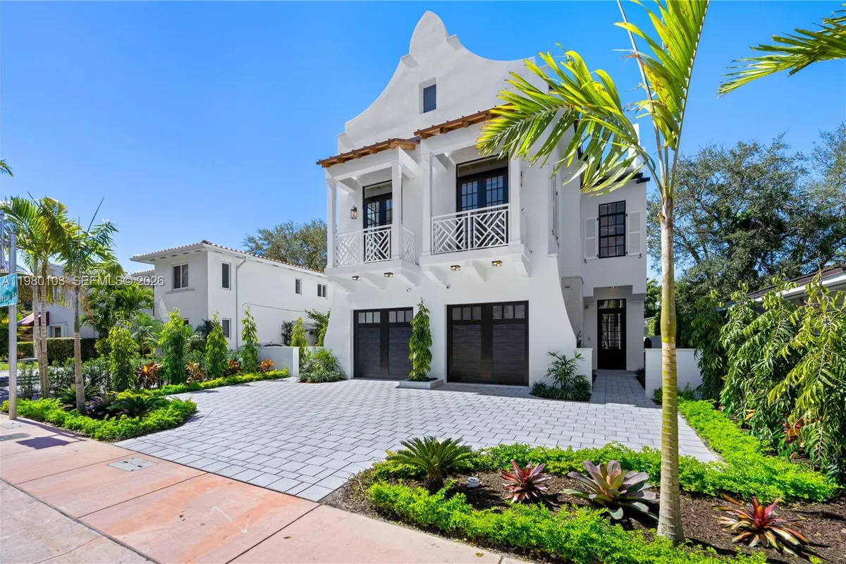 2710 S Le Jeune Rd, Coral Gables FL 33134