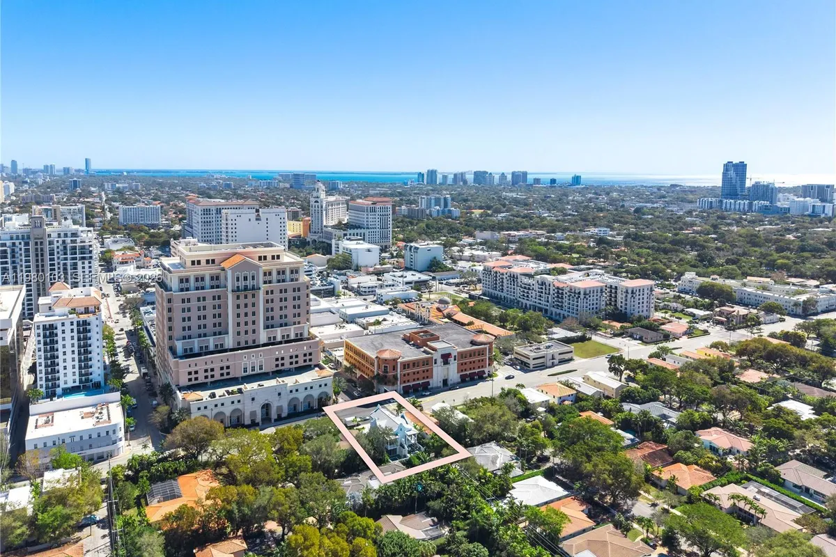 2710 S Le Jeune Rd, Coral Gables FL 33134