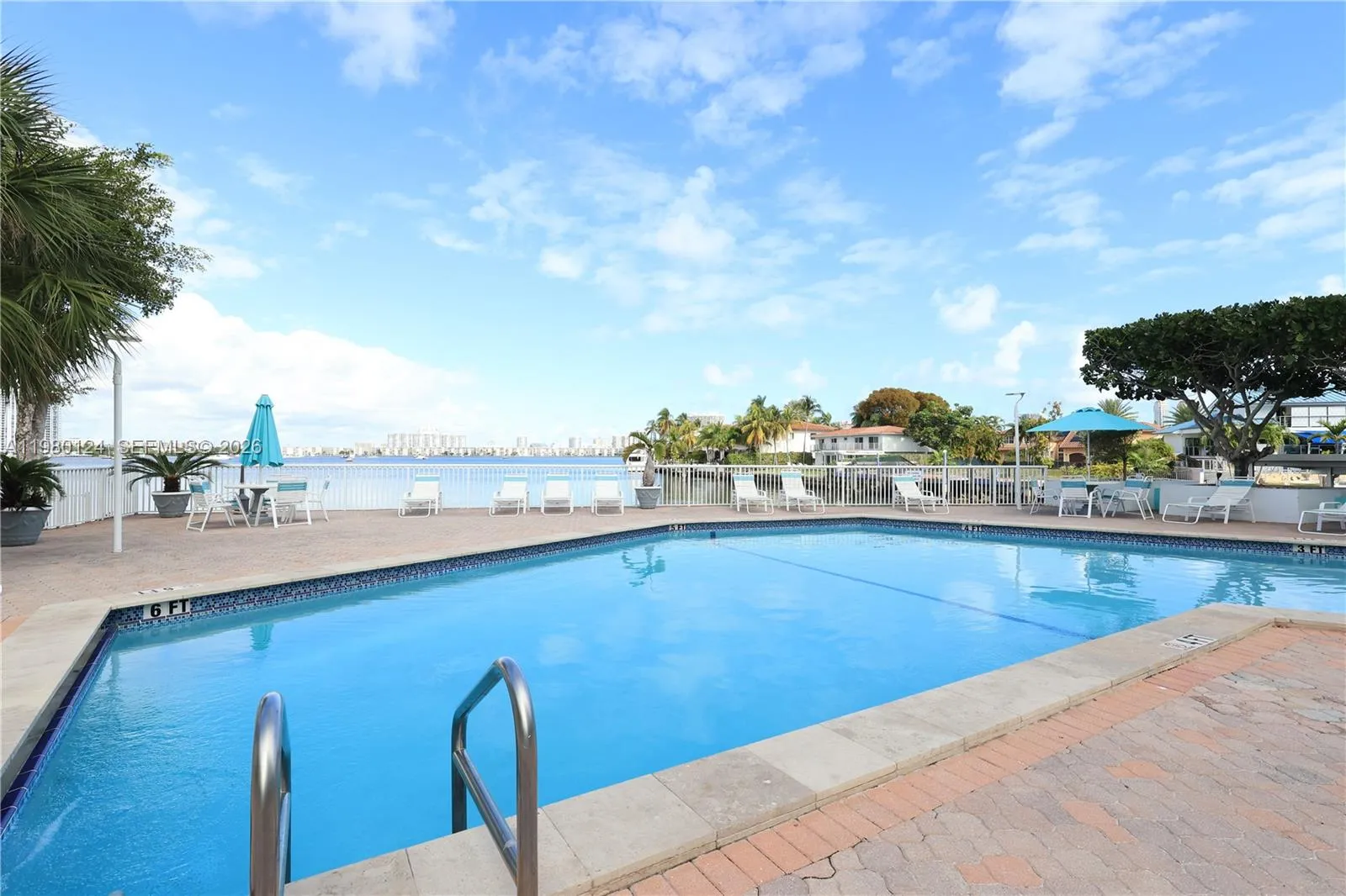 2841 NE 163rd St # 902, North Miami Beach FL 33160