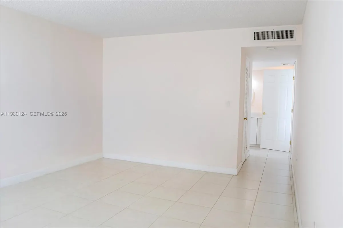 2841 NE 163rd St # 902, North Miami Beach FL 33160
