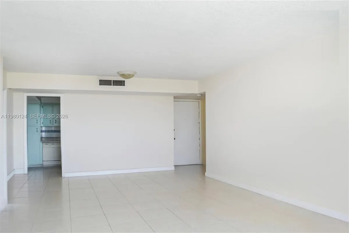 2841 NE 163rd St # 902, North Miami Beach FL 33160