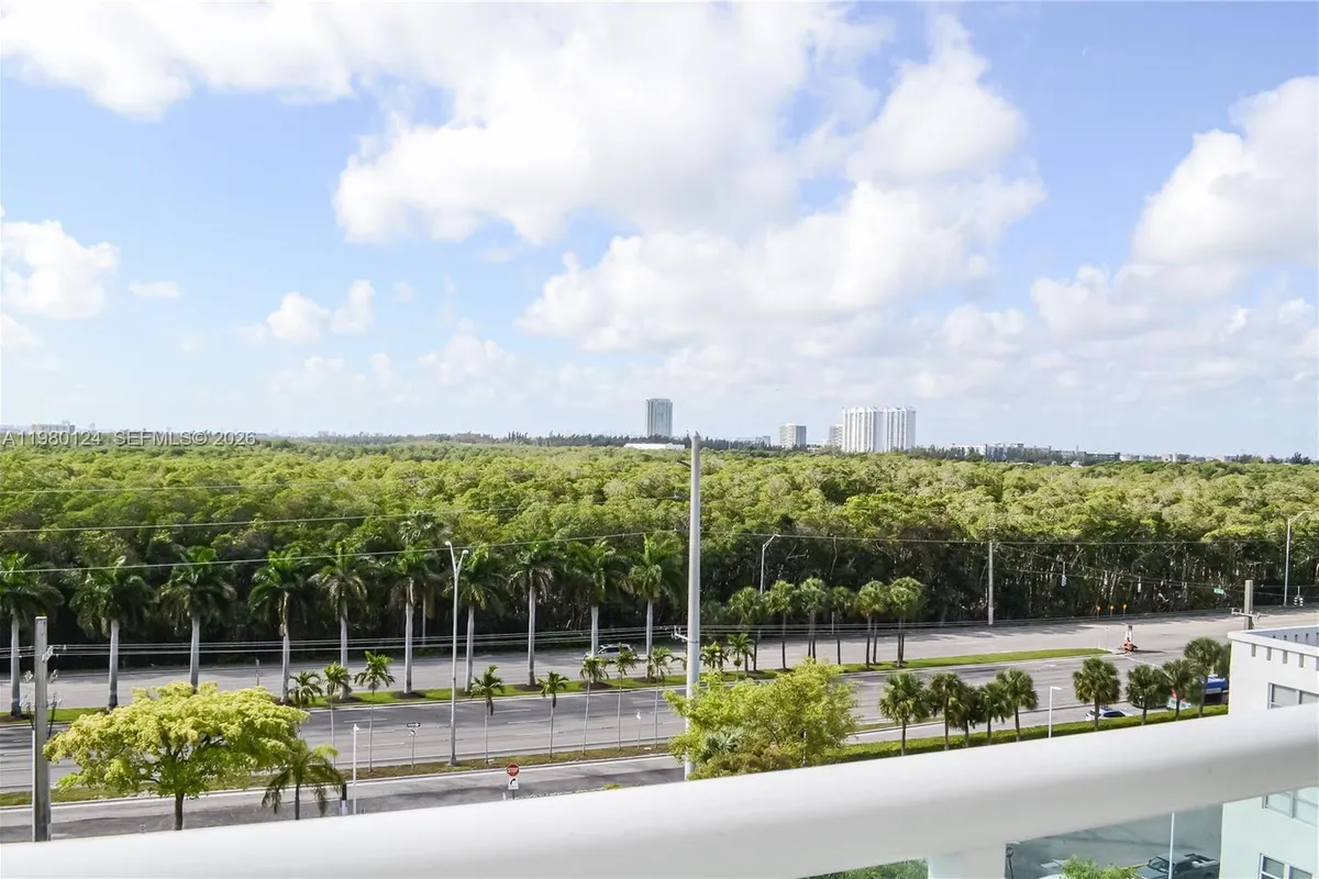 2841 NE 163rd St # 902, North Miami Beach FL 33160