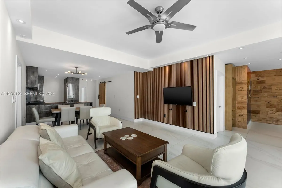 900 Biscayne Blvd # 4202, Miami FL 33132