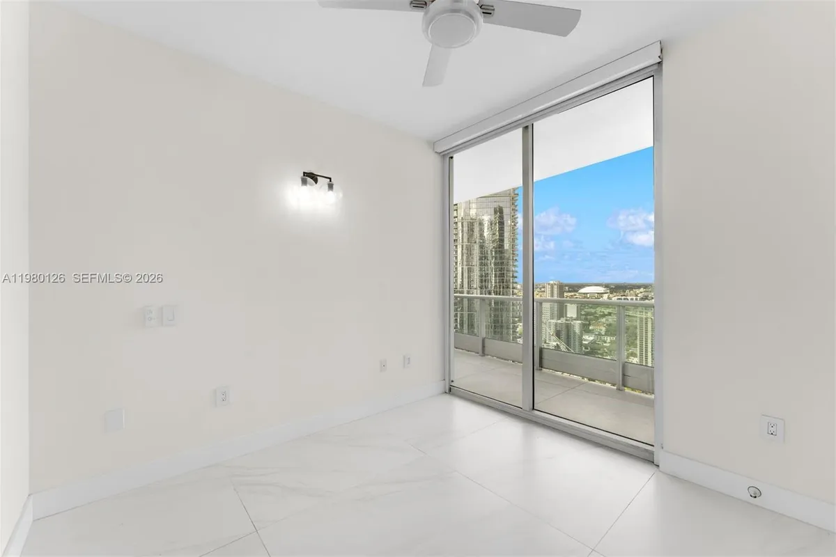 900 Biscayne Blvd # 4202, Miami FL 33132