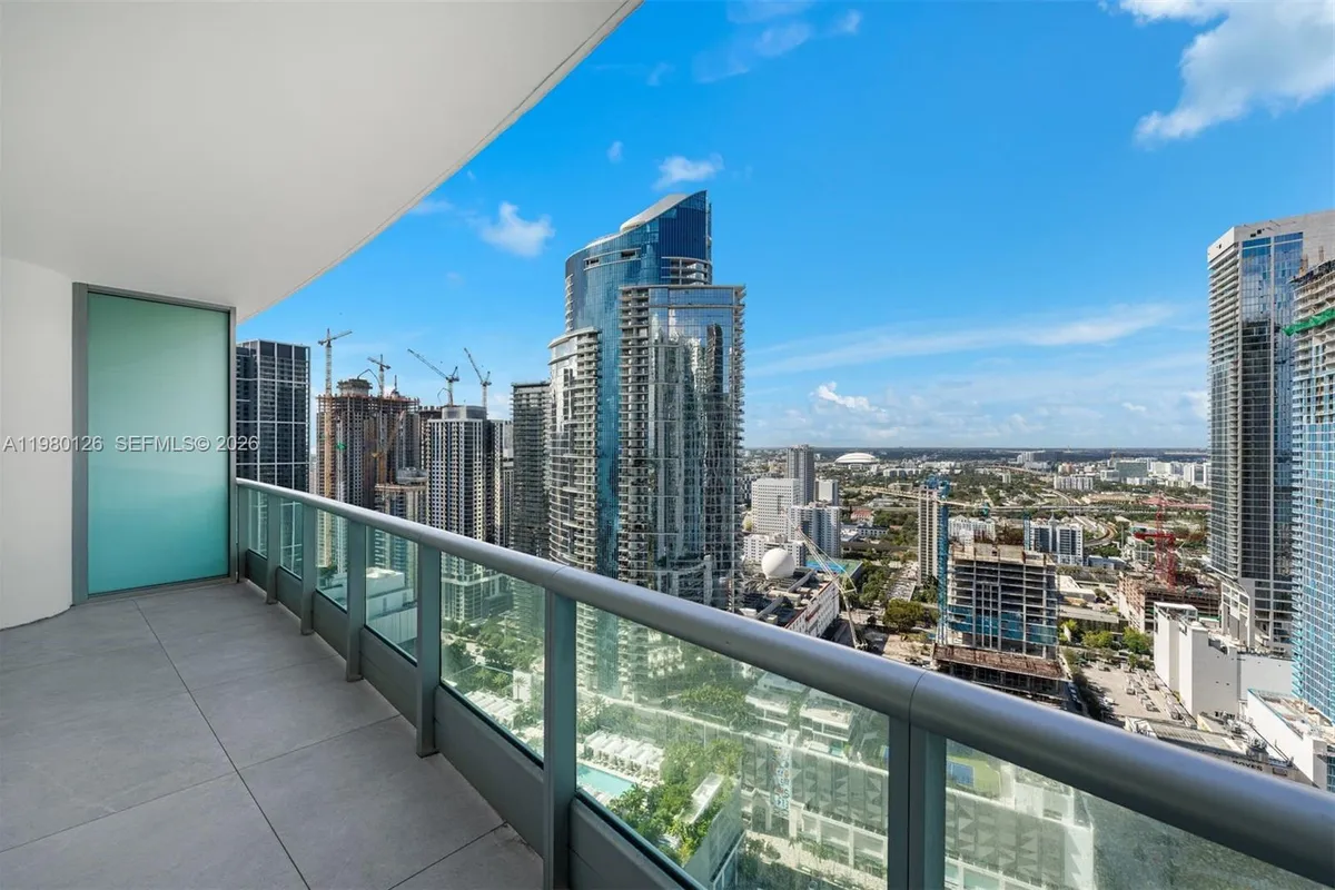 900 Biscayne Blvd # 4202, Miami FL 33132