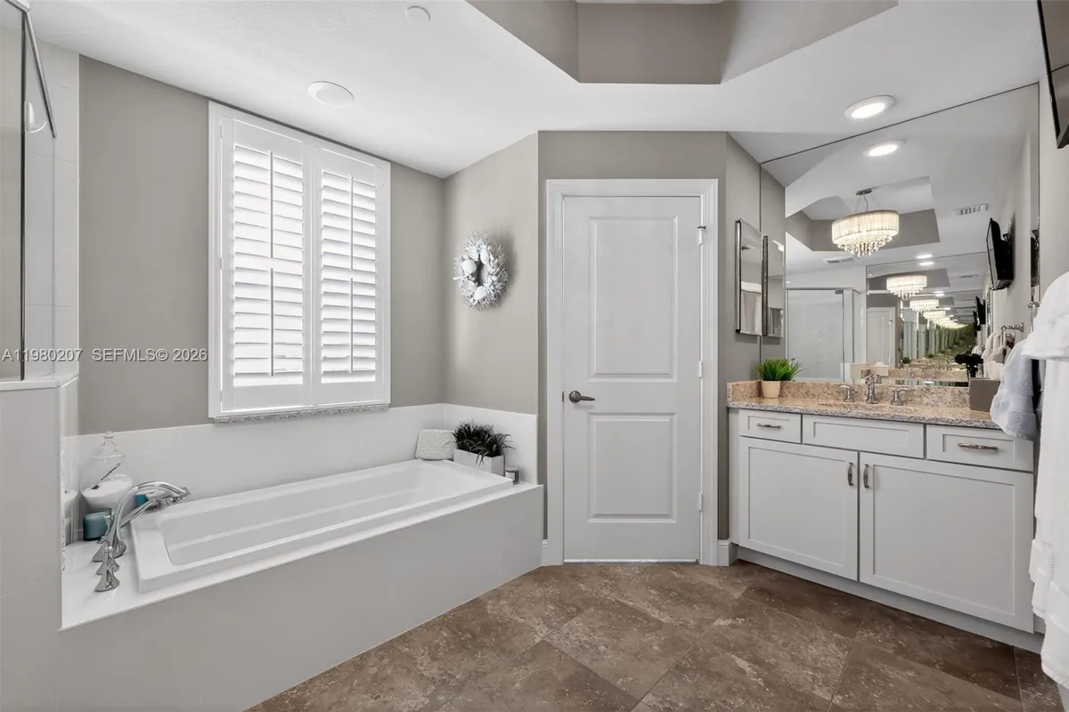 915 S Bay Colony Dr S, Juno Beach FL 33408