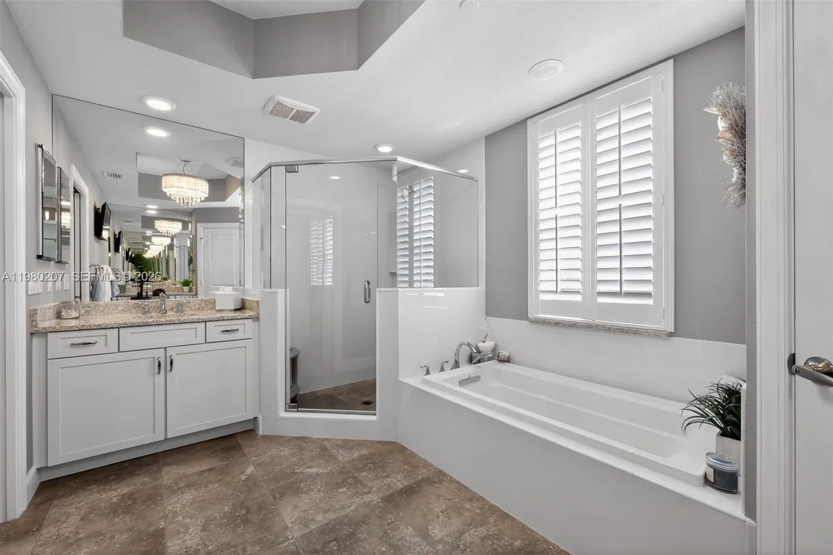 915 S Bay Colony Dr S, Juno Beach FL 33408