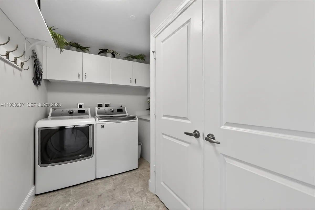 915 S Bay Colony Dr S, Juno Beach FL 33408