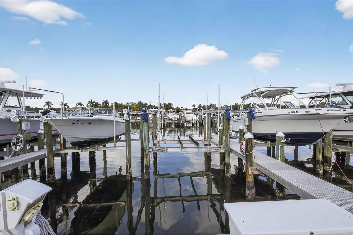 915 S Bay Colony Dr S, Juno Beach FL 33408