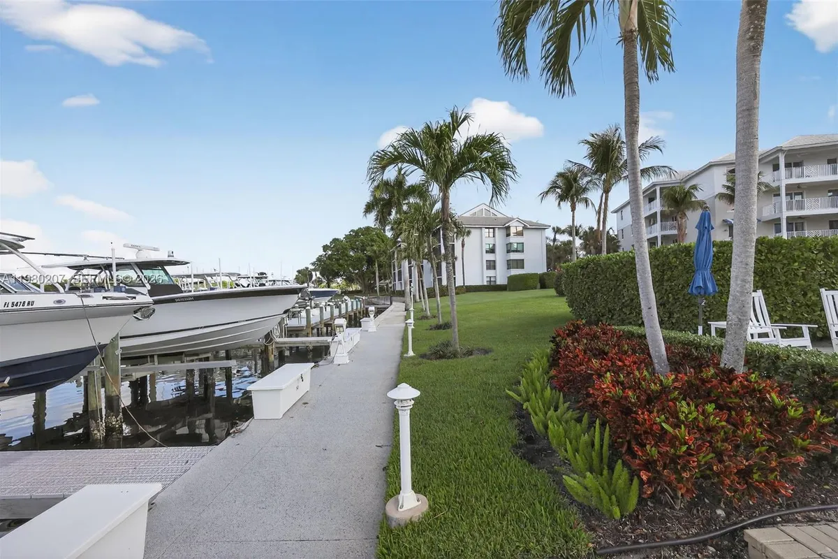 915 S Bay Colony Dr S, Juno Beach FL 33408