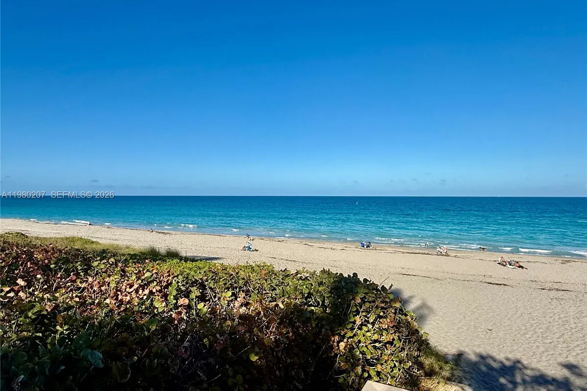 915 S Bay Colony Dr S, Juno Beach FL 33408