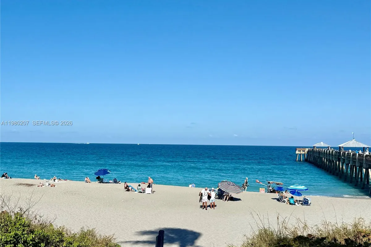 915 S Bay Colony Dr S, Juno Beach FL 33408