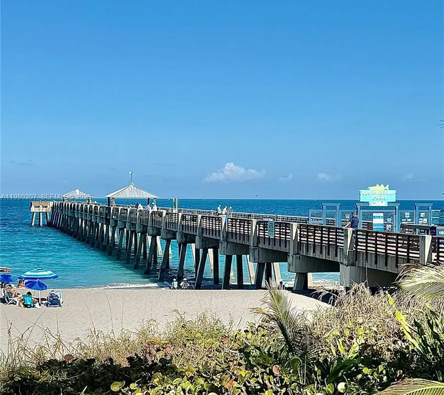 915 S Bay Colony Dr S, Juno Beach FL 33408