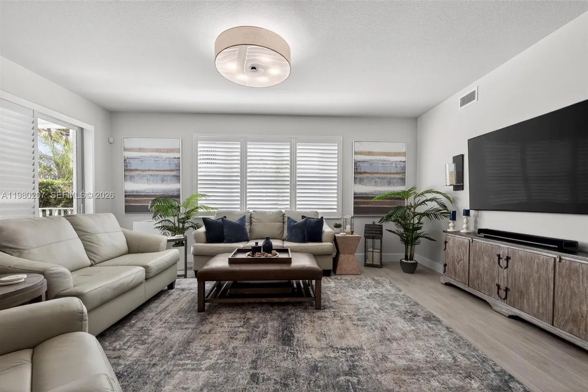 915 S Bay Colony Dr S, Juno Beach FL 33408