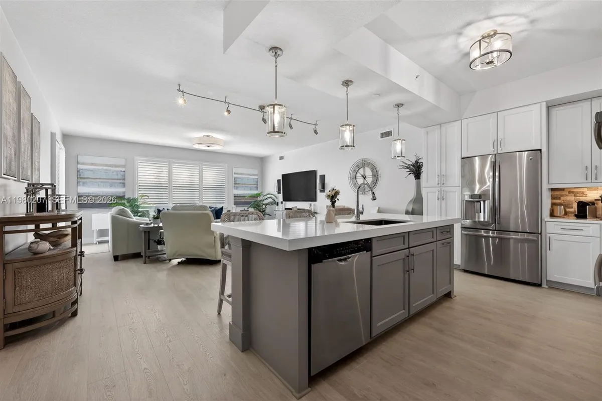 915 S Bay Colony Dr S, Juno Beach FL 33408