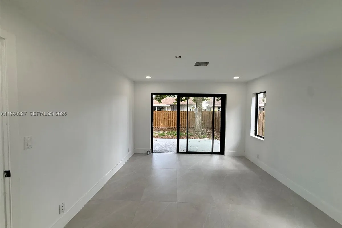 4020 NW 93rd Way, Sunrise FL 33351