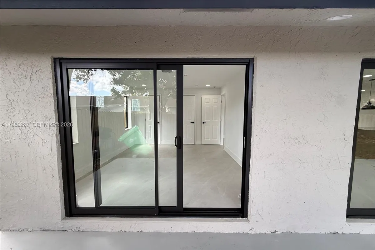 4020 NW 93rd Way, Sunrise FL 33351