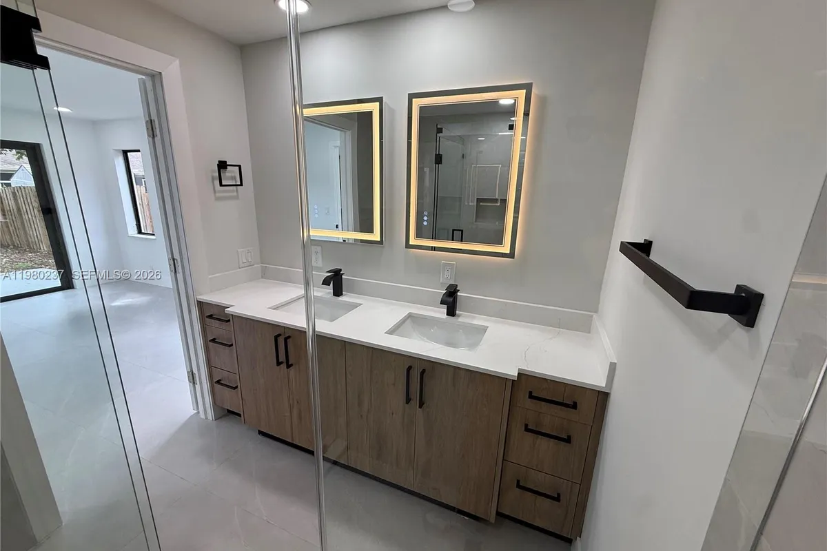 4020 NW 93rd Way, Sunrise FL 33351