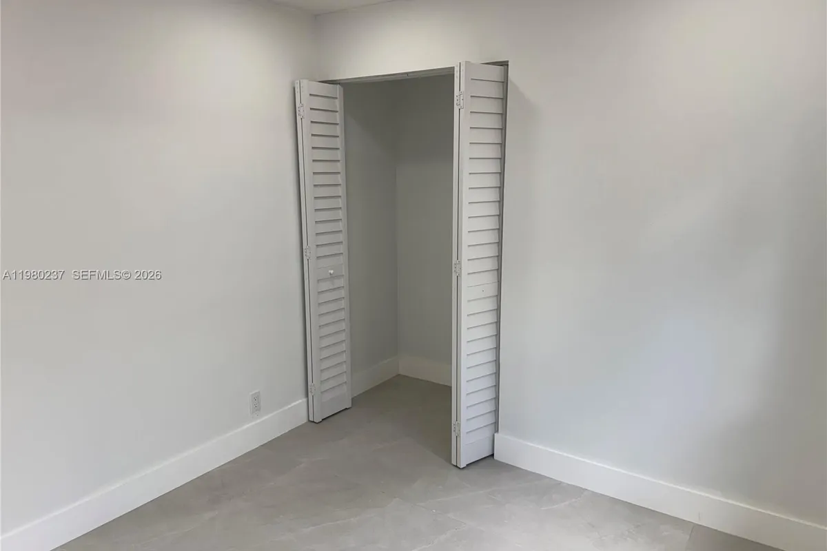 4020 NW 93rd Way, Sunrise FL 33351