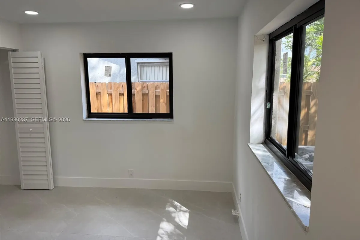 4020 NW 93rd Way, Sunrise FL 33351