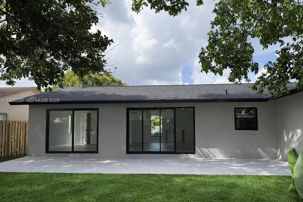 4020 NW 93rd Way, Sunrise FL 33351