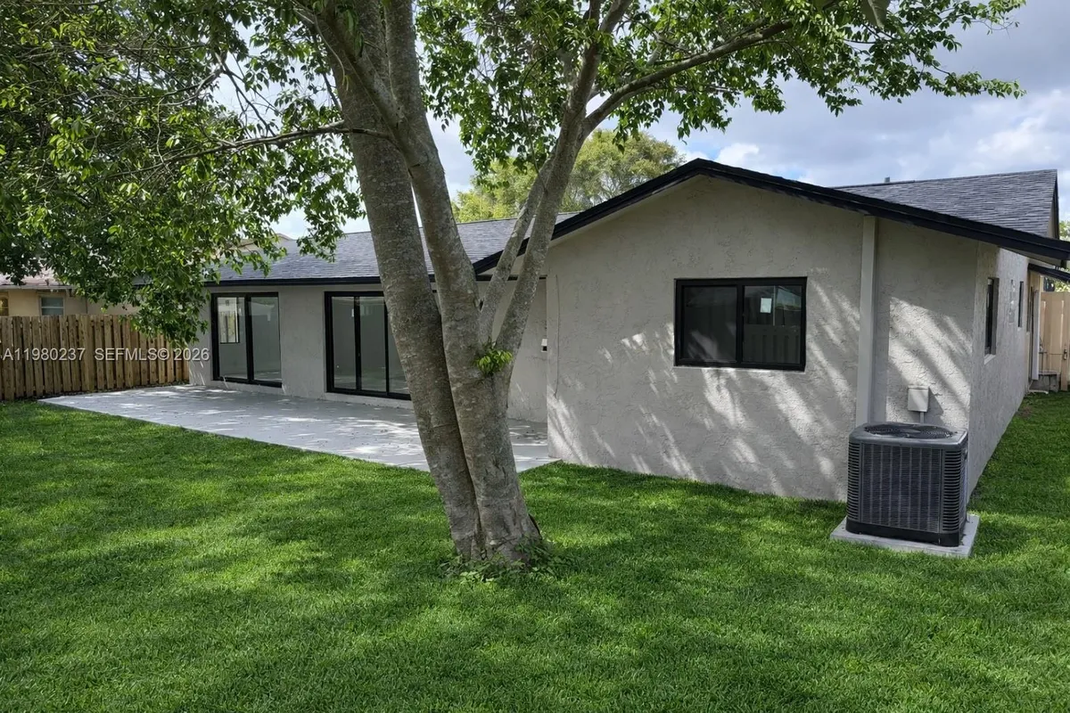 4020 NW 93rd Way, Sunrise FL 33351