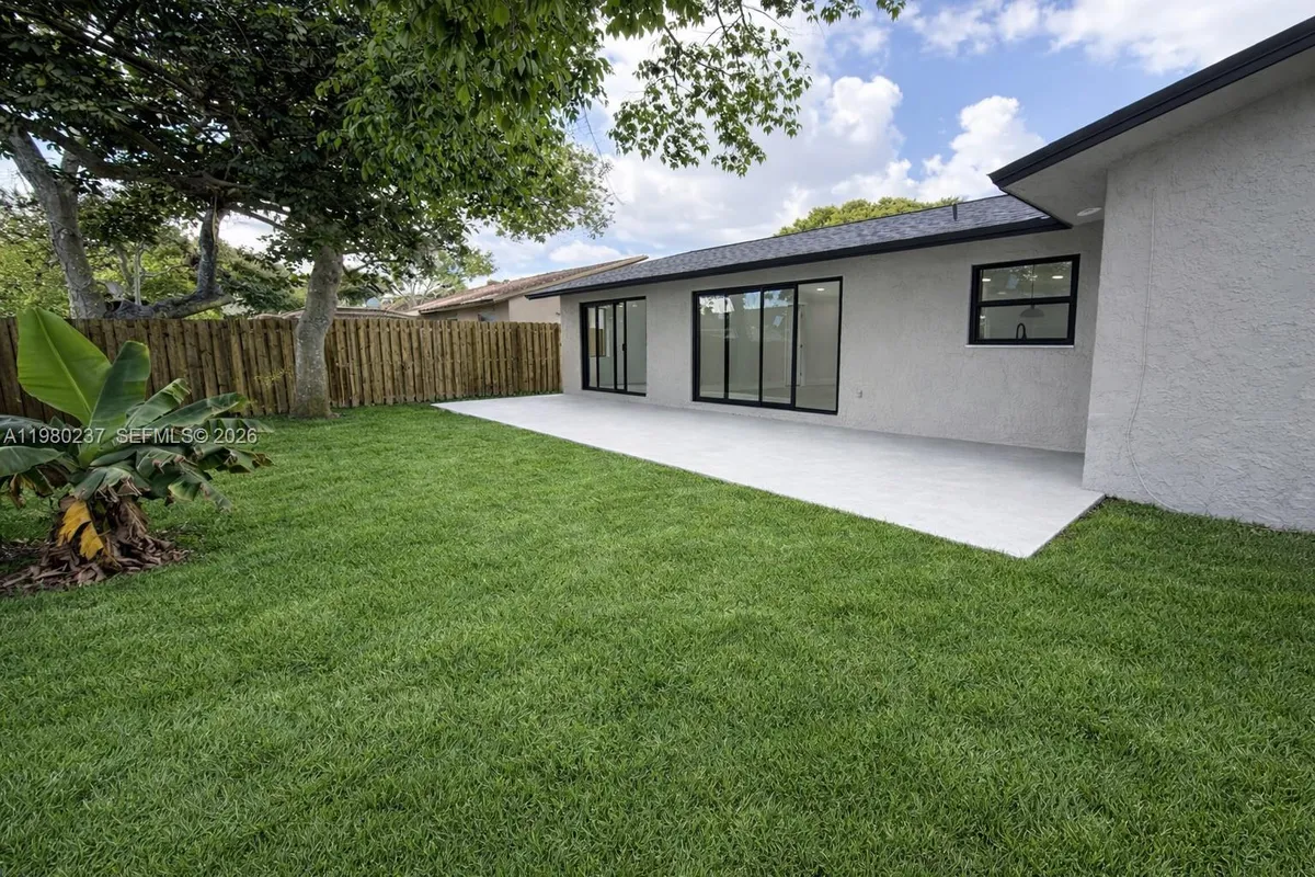 4020 NW 93rd Way, Sunrise FL 33351